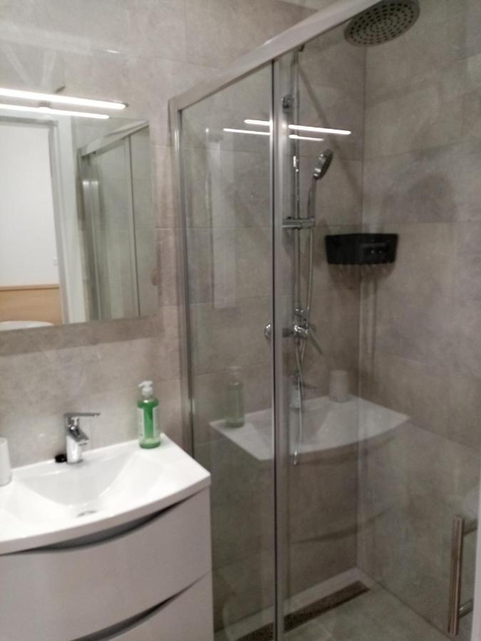 Apartments Anita Hure Хвар Екстериор снимка