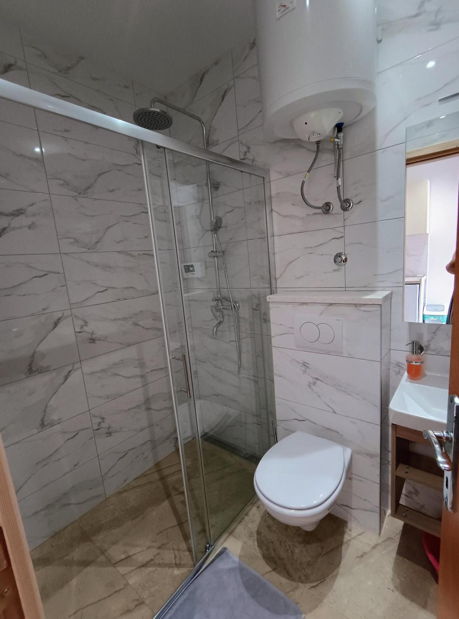 Apartments Anita Hure Хвар Екстериор снимка