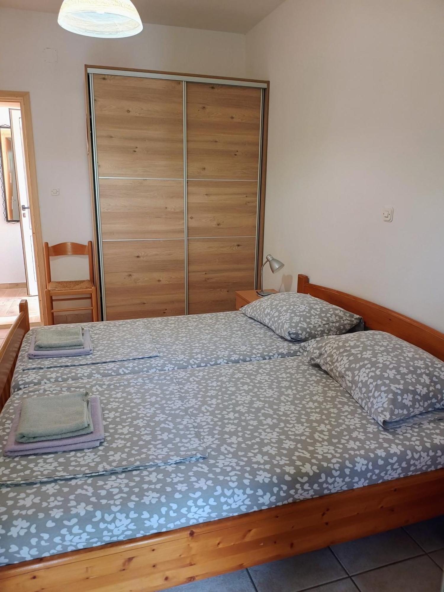 Apartments Anita Hure Хвар Екстериор снимка